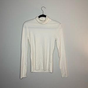 White wild fable turtleneck longsleeve size medium
